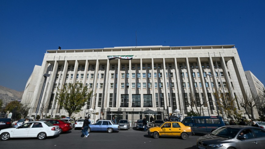 المالية السورية تصدر قرارا يوضح آلية صرف "م&#